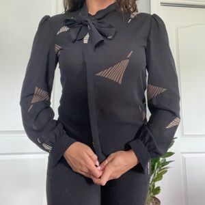 Vintage Jones New York Black Geometric Button Down Blouse